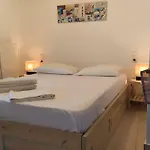 Nyaraló Island House *