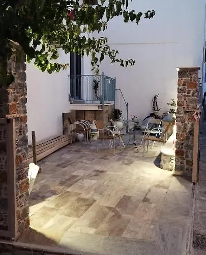 בית נופש Island House העיירה סקיאתוס