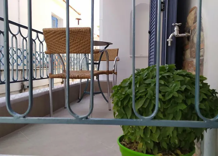 Island House * העיירה סקיאתוס