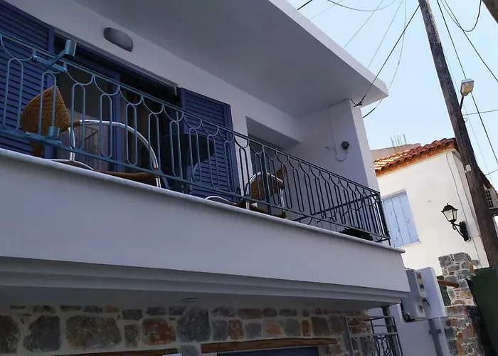 Island House בית נופש *