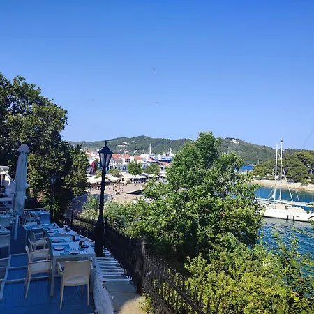 Island House Skiathos stad